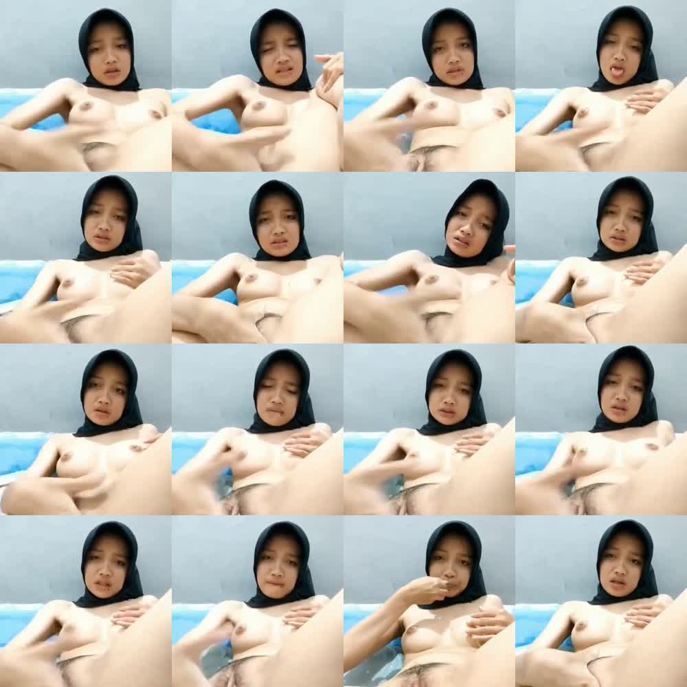 jilbab mulus colmek di wc